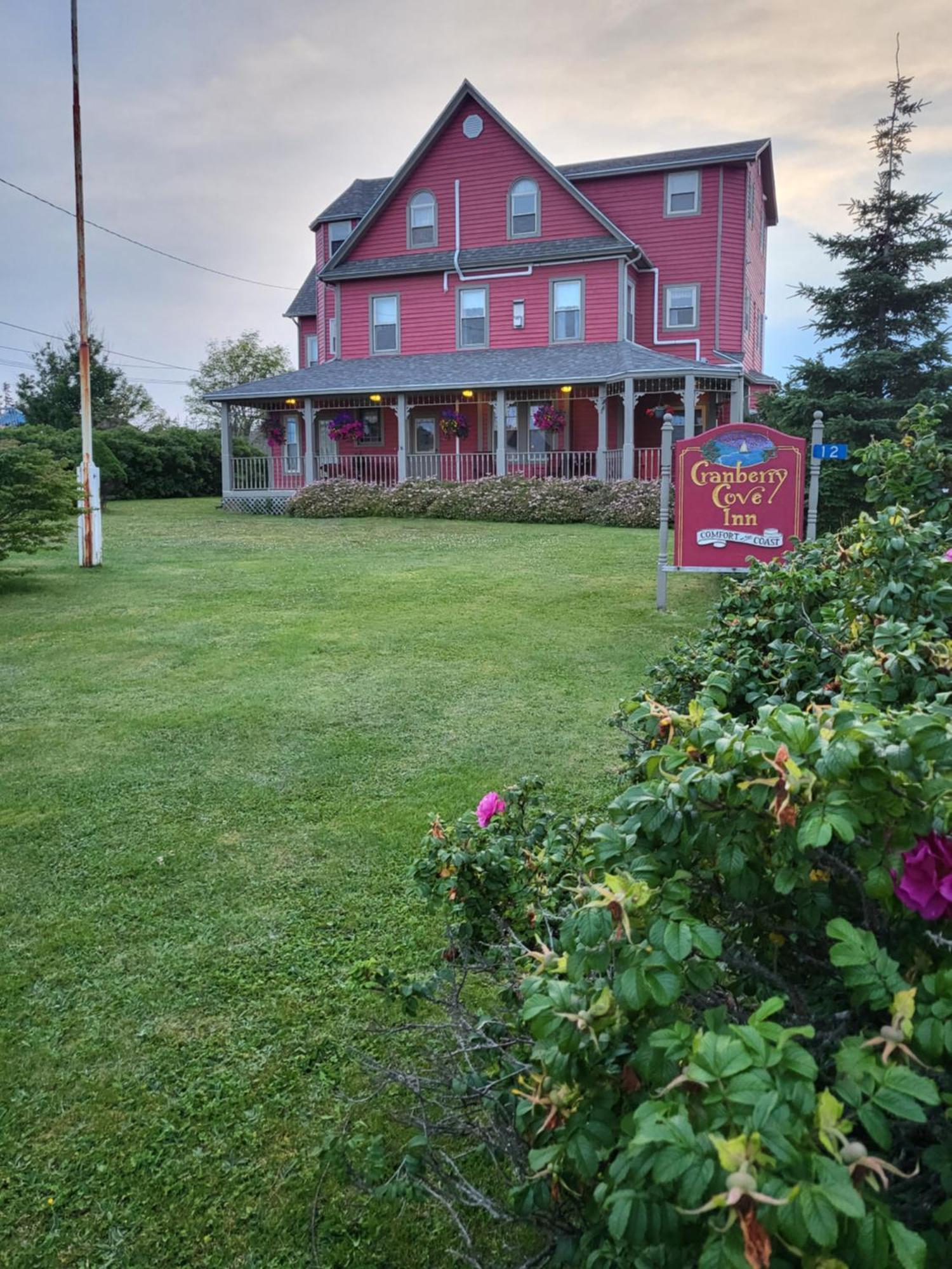 Cranberry Cove Inn Louisbourg Esterno foto